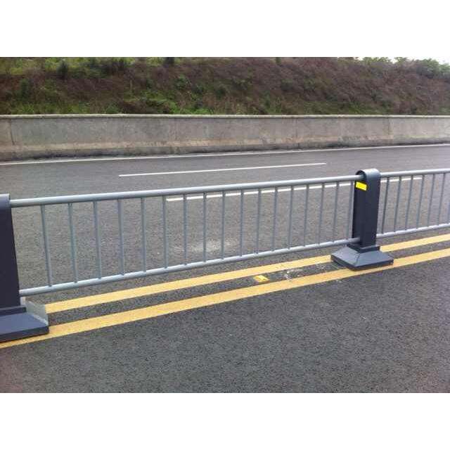 39.jpg 道路隔離護(hù)欄