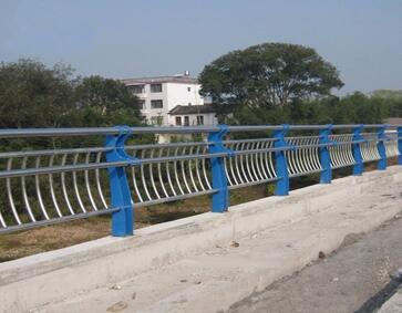 橋梁護欄.jpg 橋梁護欄.jpg