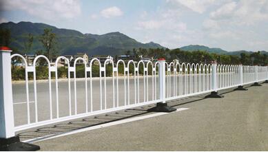 道路隔離護(hù)欄.jpg 道路隔離護(hù)欄.jpg