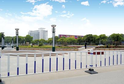 道路隔離護(hù)欄.jpg 道路隔離護(hù)欄.jpg