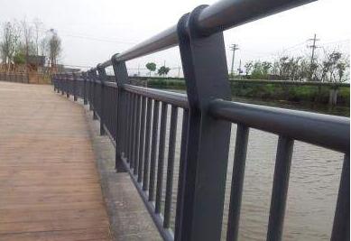 橋梁護欄.jpg 橋梁護欄.jpg
