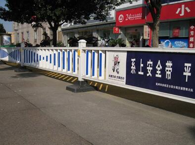 道路護(hù)欄 道路護(hù)欄